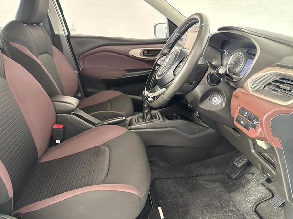 2025-Suzuki-Fronx-15-GL image:9