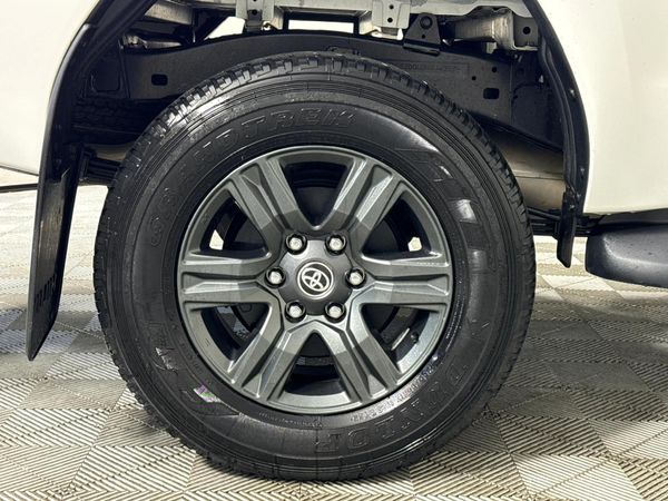 2026-Toyota-Hilux-24-GD-6-Raised-Body-Raider-Double-Cab image:7