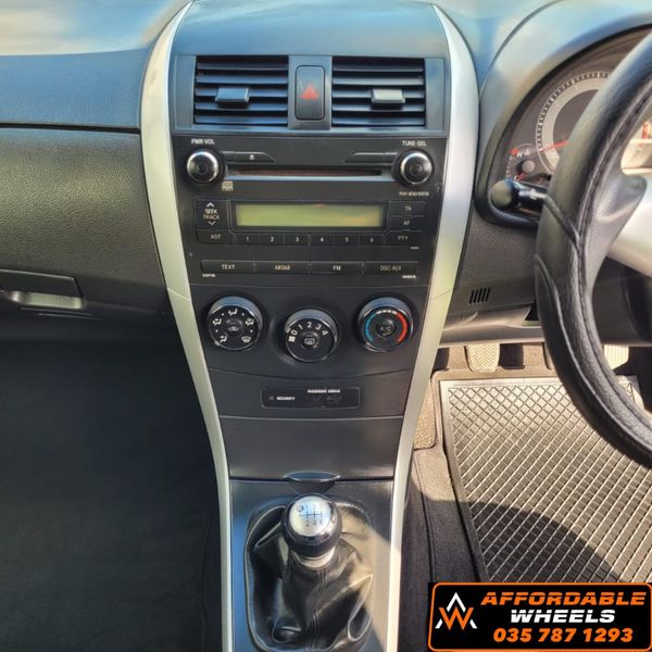2014-Toyota-Corolla-Quest-16-Plus image:7