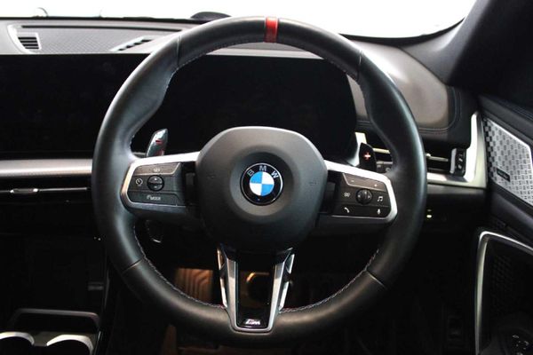 2025-BMW-X1-M35i-xDrive-M-Sport-Pro image:13