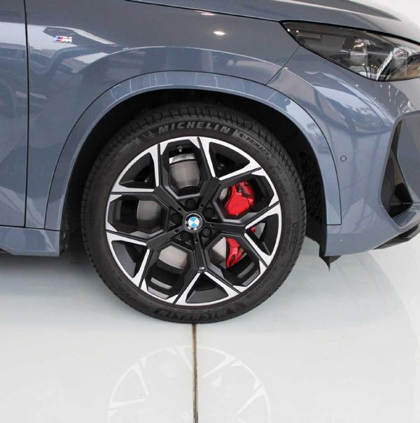2025-BMW-X1-M35i-xDrive-M-Sport-Pro image:4