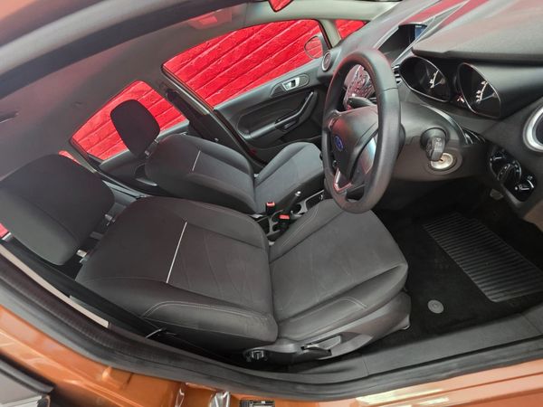 2017-Ford-Fiesta-15-TDCi-Trend-5-dr image:5