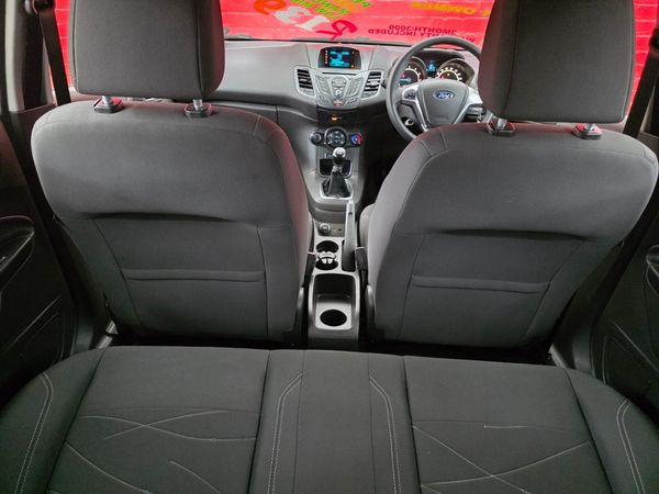 2015-Ford-Fiesta-10-EcoBoost-Trend-5-dr image:4