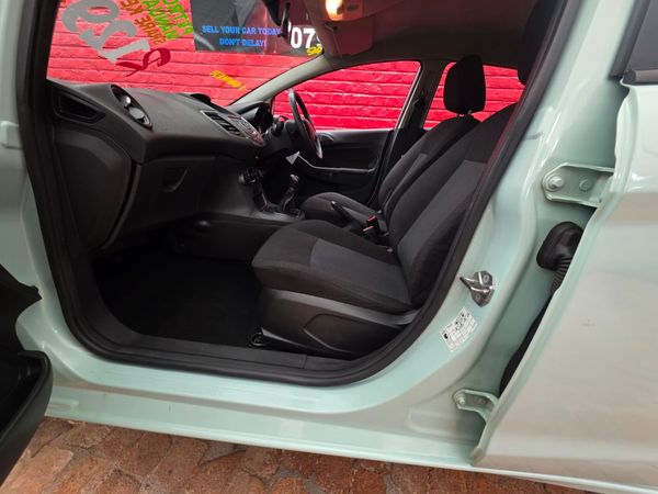 2016-Ford-Fiesta-14-Ambiente-5-dr image:4