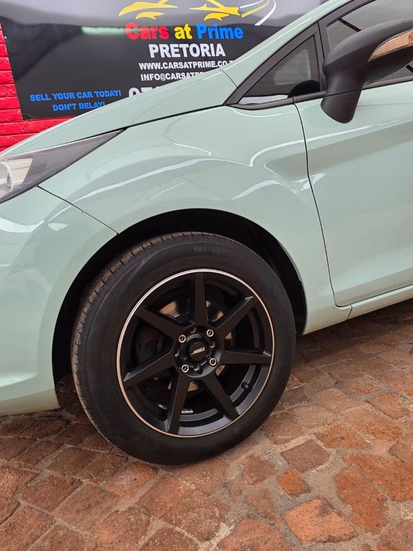 2016-Ford-Fiesta-14-Ambiente-5-dr image:5