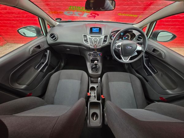 2016-Ford-Fiesta-14-Ambiente-5-dr image:6