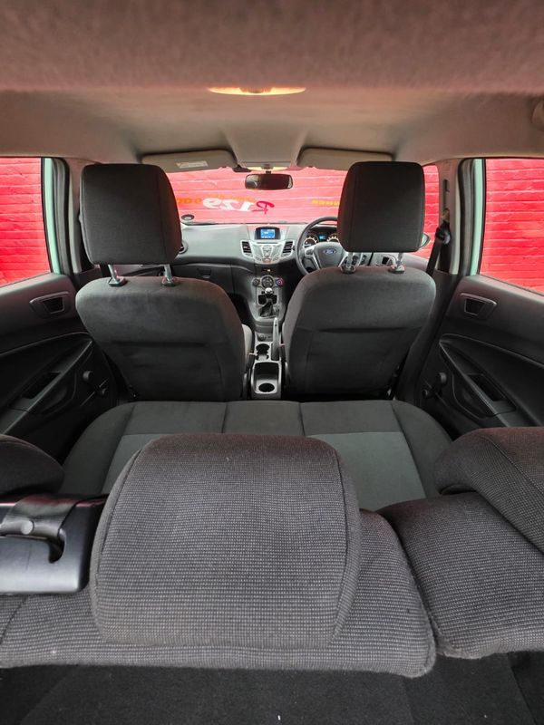 2016-Ford-Fiesta-14-Ambiente-5-dr image:7