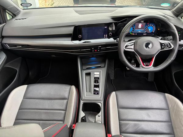 2022-Volkswagen-Golf-8-GTI-20-TSI-Auto image:9