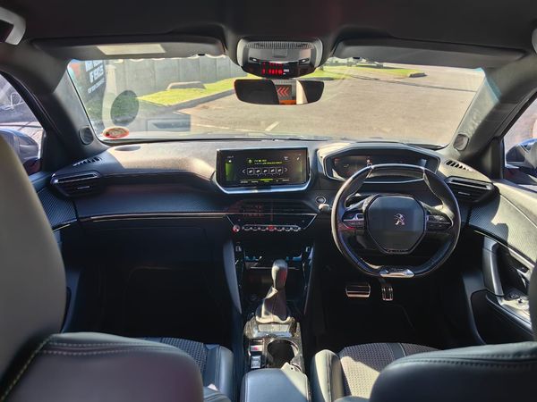 2022-Peugeot-2008-GT-12T-Auto image:12