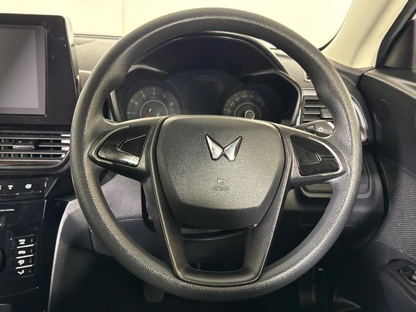 2025-Mahindra-XUV-3XO-12T-MX2 image:12