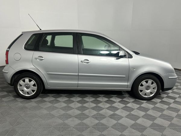 2005-Volkswagen-Polo-16-Comfortline image:16