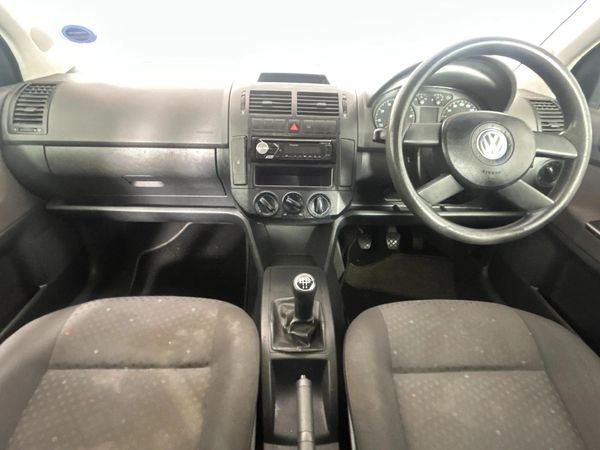 2005-Volkswagen-Polo-16-Comfortline image:1