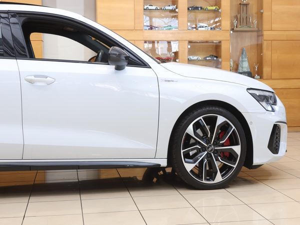 2023-Audi-S3-Sedan-Quattro-Black-Edition image:19