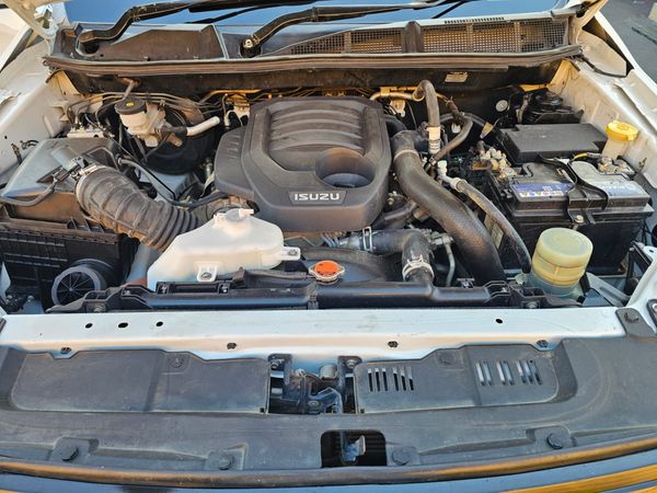 2022-Isuzu-D-Max-19TD-Single-Cab image:9
