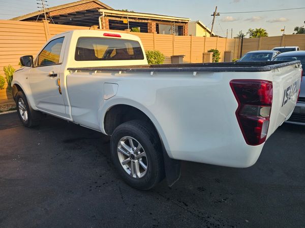 2022-Isuzu-D-Max-19TD-Single-Cab image:3