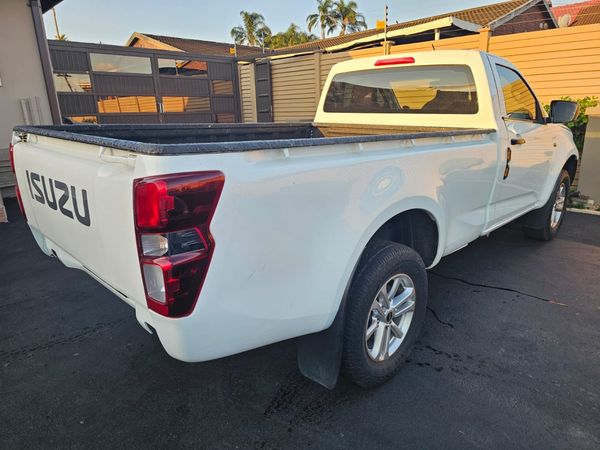 2022-Isuzu-D-Max-19TD-Single-Cab image:5