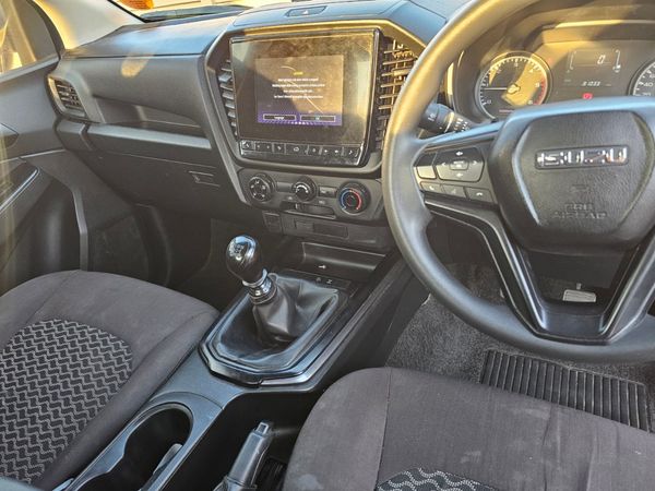 2022-Isuzu-D-Max-19TD-Single-Cab image:6