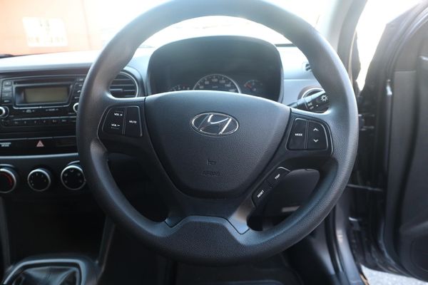 2017-Hyundai-Grand-i10-125-Fluid image:15