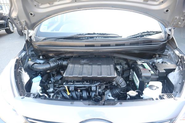 2017-Hyundai-Grand-i10-125-Fluid image:16