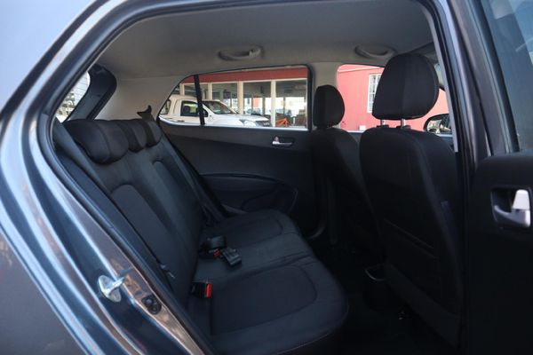 2017-Hyundai-Grand-i10-125-Fluid image:8