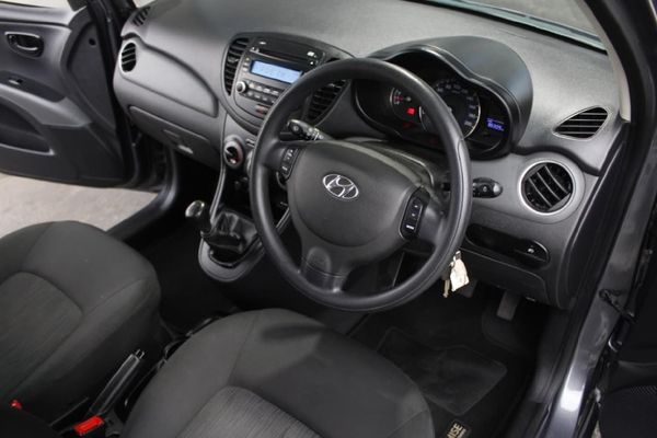 2016-Hyundai-i10-11-GLS-Motion image:9
