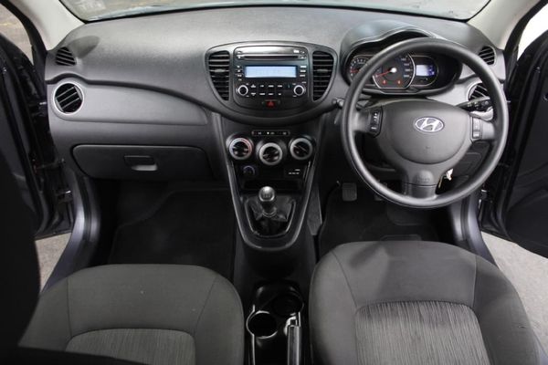 2016-Hyundai-i10-11-GLS-Motion image:11