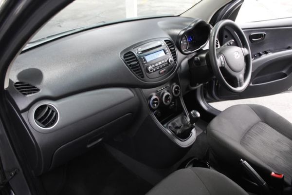 2016-Hyundai-i10-11-GLS-Motion image:13