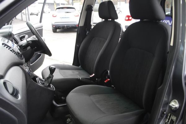 2016-Hyundai-i10-11-GLS-Motion image:15