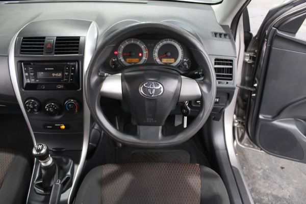 2019-Toyota-Corolla-Quest-16 image:18