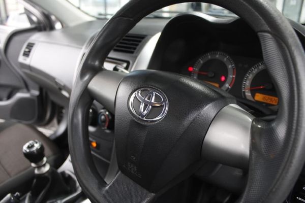2019-Toyota-Corolla-Quest-16 image:8