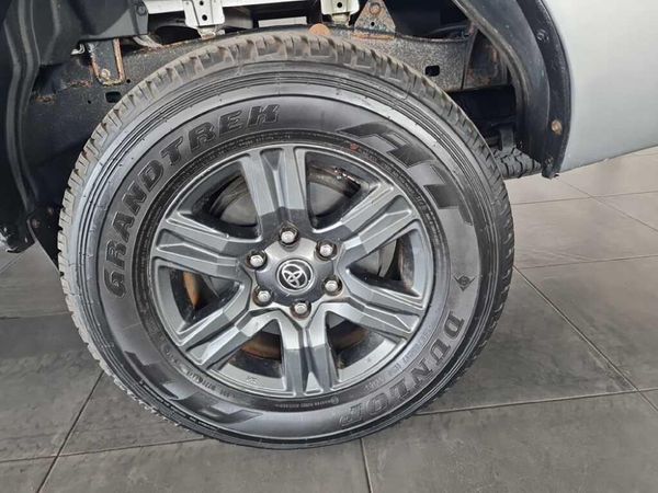 2023-Toyota-Hilux-24-GD-6-Raider-4x4-Auto-Double-Cab image:17