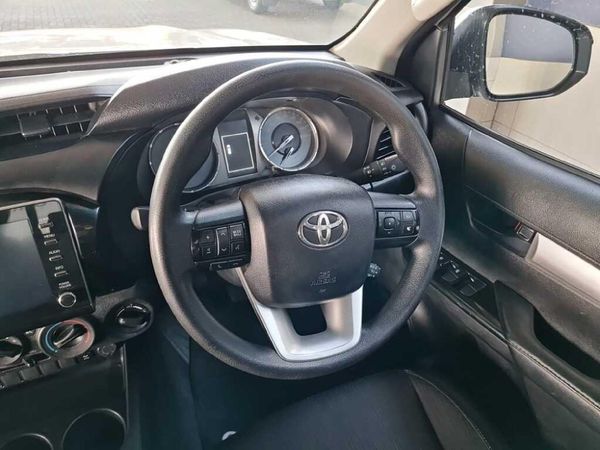 2023-Toyota-Hilux-28-GD-6-Raider-4x4-Auto-Double-Cab image:11