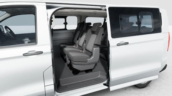 2026-Volkswagen-Transporter-Crew-Bus-20TDI-Lwb-Auto-4Mot-125kw-8-Seat image:4