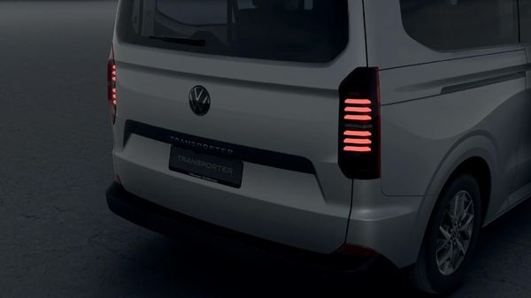 2026-Volkswagen-Transporter-Crew-Bus-20TDI-Lwb-Auto-4Mot-125kw-8-Seat image:6