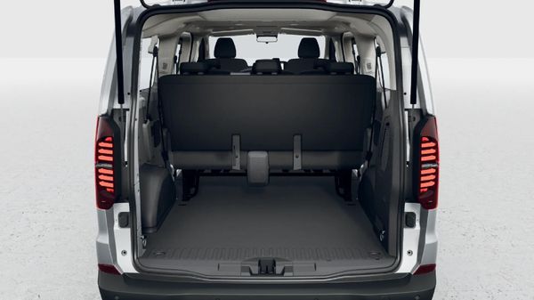 2026-Volkswagen-Transporter-Crew-Bus-20TDI-Lwb-Auto-4Mot-125kw-8-Seat image:5