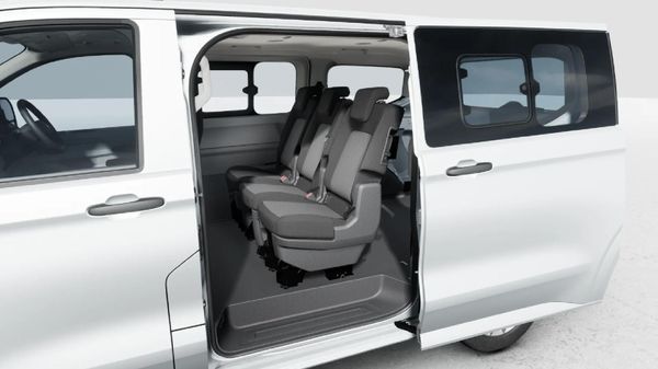 2026-Volkswagen-Transporter-Crew-Bus-20TDI-Auto-4M-125kW-5-Seat image:4