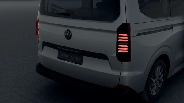 2026-Volkswagen-Transporter-Crew-Bus-20TDI-Auto-4M-125kW-5-Seat image:6
