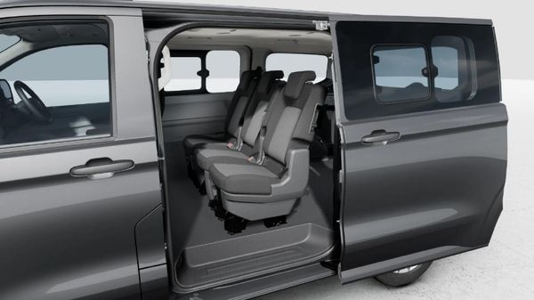 2026-Volkswagen-Transporter-Crew-Bus-20TDI-Auto-4M-125kW-5-Seat image:4