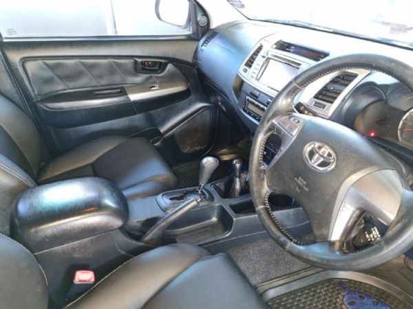 2015-Toyota-Hilux-30-D-4D-Legend-45-4x4-Auto-Double-Cab image:9