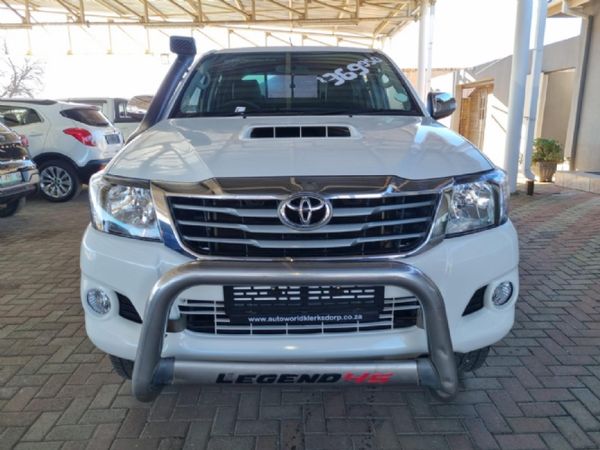 2015-Toyota-Hilux-30-D-4D-Legend-45-4x4-Auto-Double-Cab image:7