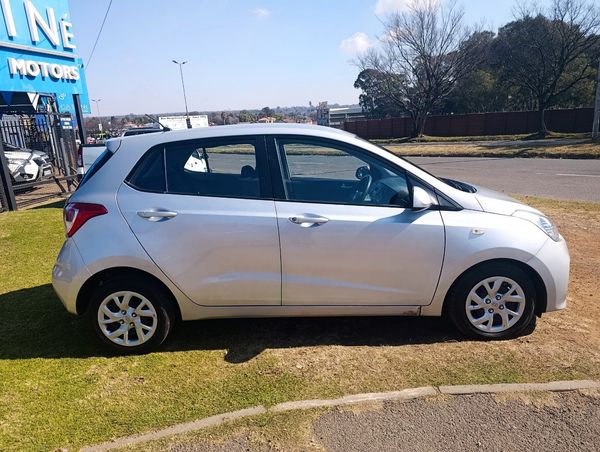 2018-Hyundai-Grand-i10-10-Motion image:5