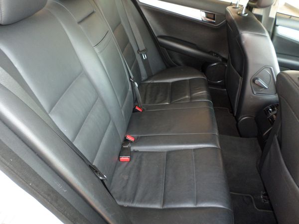 2007-Mercedes-Benz-C-Class-C-200K-Avantgarde-Auto image:10