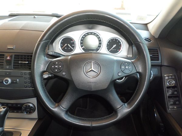 2007-Mercedes-Benz-C-Class-C-200K-Avantgarde-Auto image:12