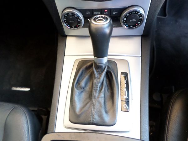 2007-Mercedes-Benz-C-Class-C-200K-Avantgarde-Auto image:20