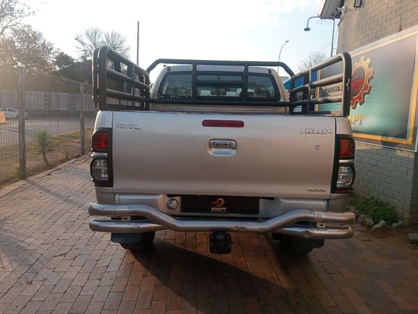 2011-Toyota-Hilux-30-D-4D-Raider-4x4-Double-Cab image:4