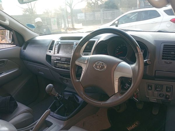 2011-Toyota-Hilux-30-D-4D-Raider-4x4-Double-Cab image:7