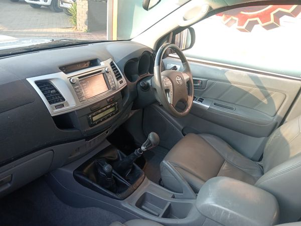 2011-Toyota-Hilux-30-D-4D-Raider-4x4-Double-Cab image:8