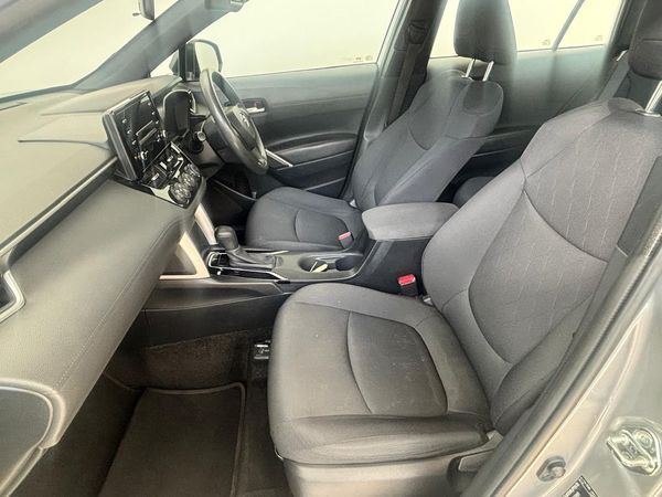 2022-Toyota-Corolla-Cross-18-XI image:9