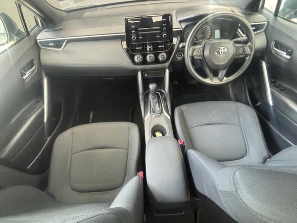 2022-Toyota-Corolla-Cross-18-XI image:11