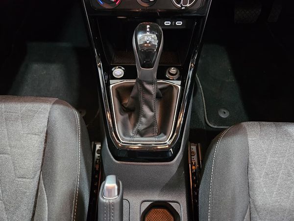 2025-Volkswagen-T-Cross-10-TSI-Life-Auto image:9